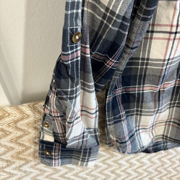 Carhartt Women’s Fairview Plaid Cotton Button Down Shirt - Picture 4 of 6